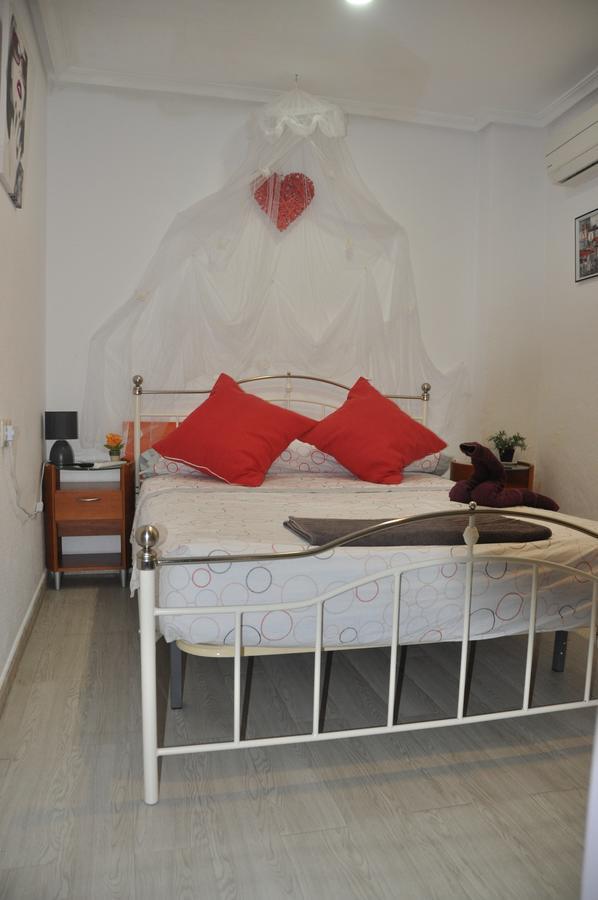 Hostal Mayor Alicante Luaran gambar